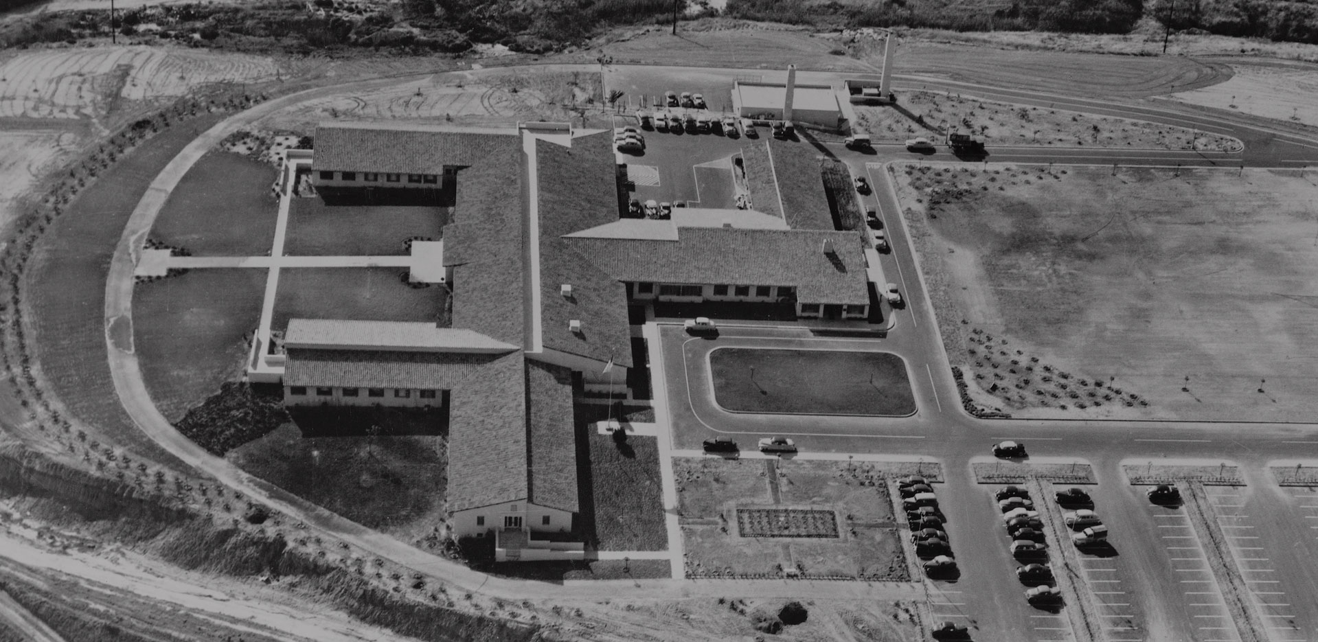 1952 hospital opens